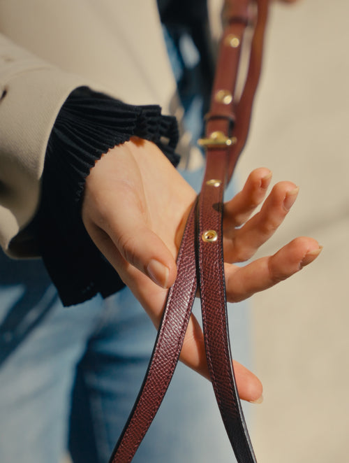iPhone Hülle mit Strap - Burgundy