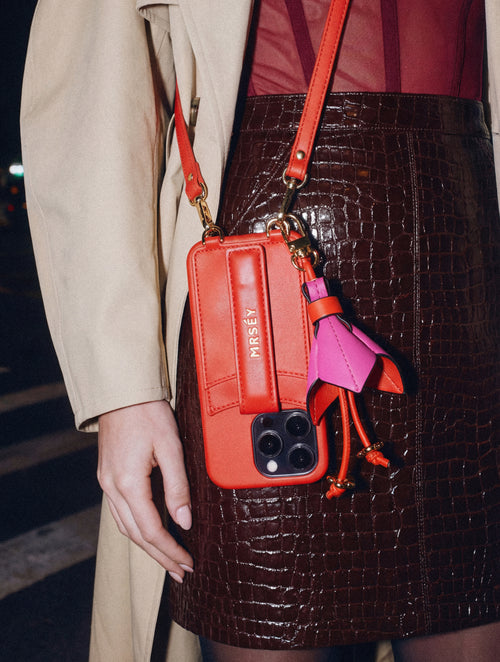 iPhone Hülle mit Strap - Tangerine